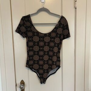 Forever 21 Mandala Scoop Neck Bodysuit Black Brown Size Medium Like New
